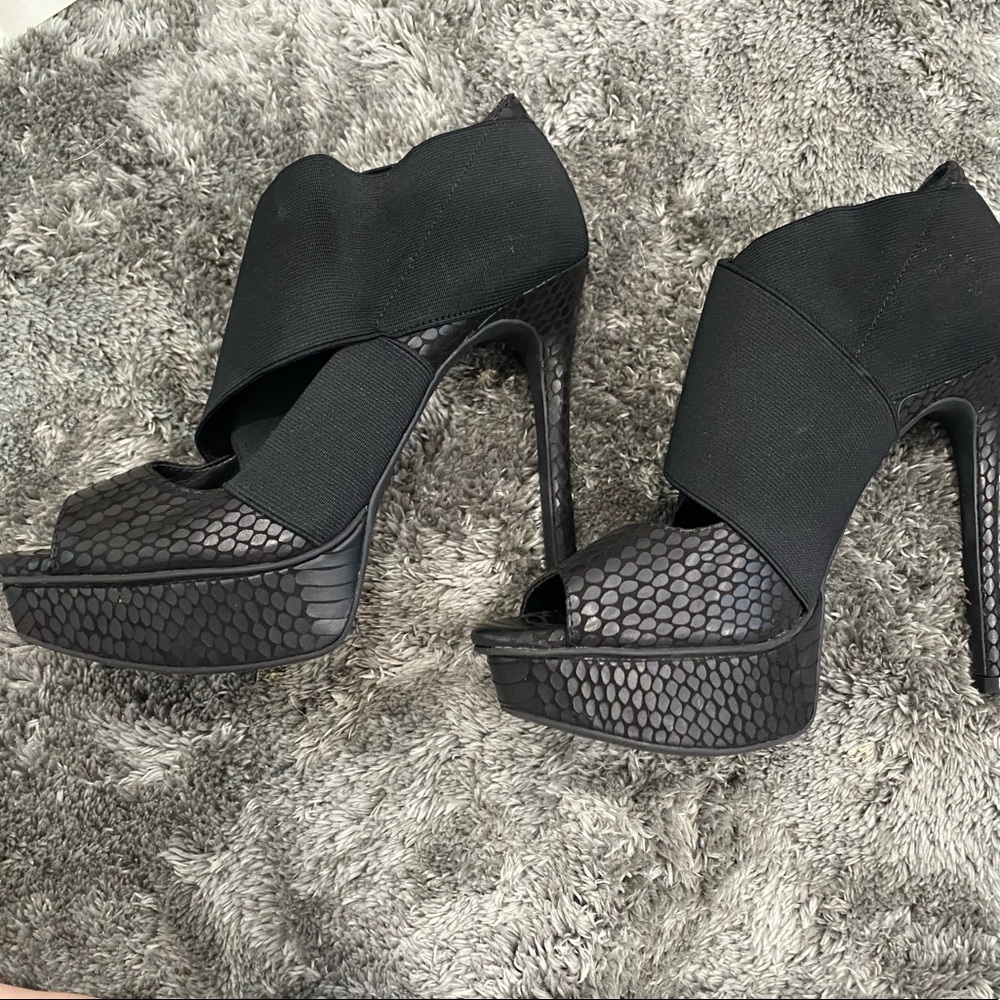 Jessica Simpson Reptile Print Platform Heels